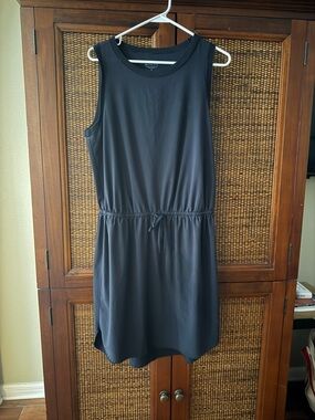 Athleta Sleeveless Black Dress M